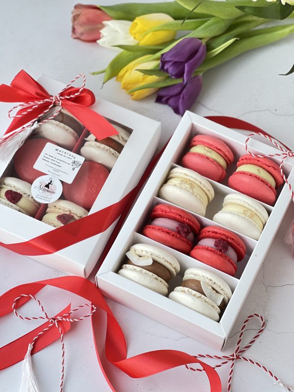 8 Macarons